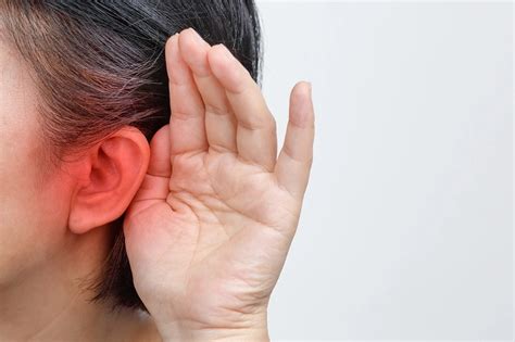 Cara mengatasi telinga tersumbat karena flu dengan air hangat